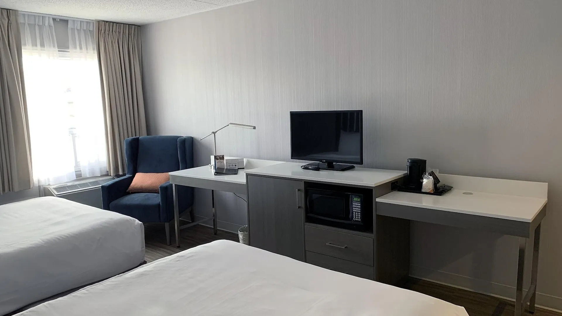 Quality Inn Airport West Mississauga 3*,  Kanada